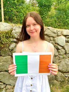 B.Boll goes Irland - Lea mit Irlandflagge